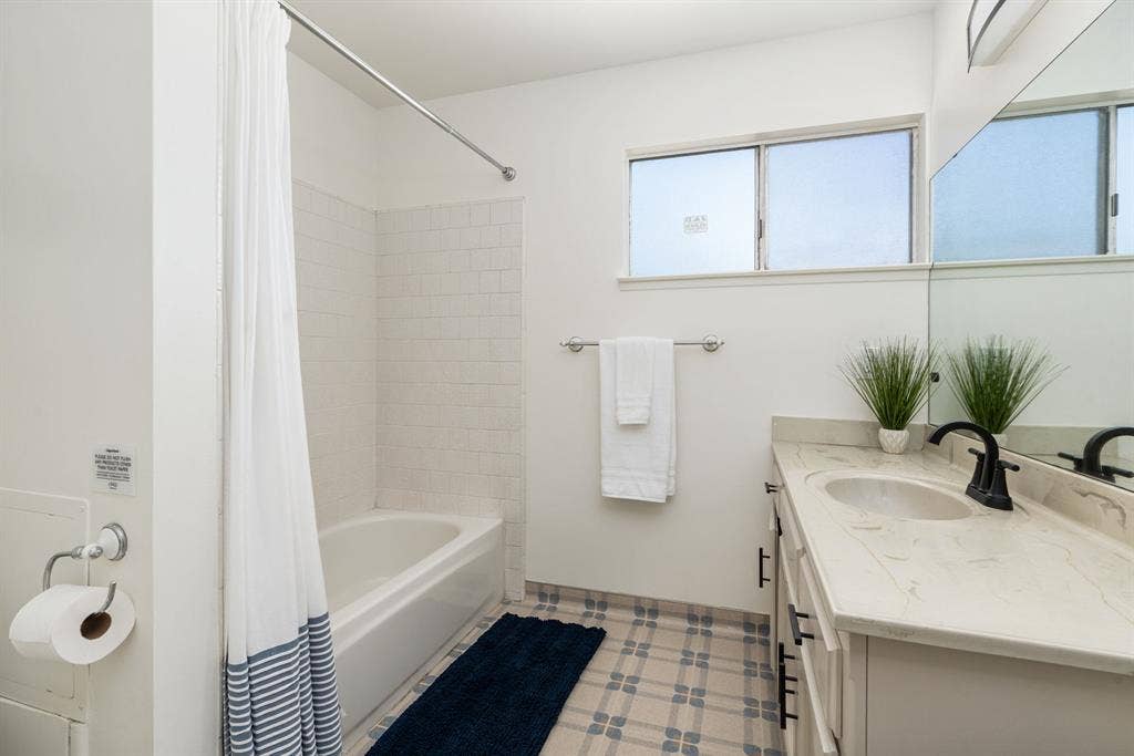 Clean, Furnished room for rent