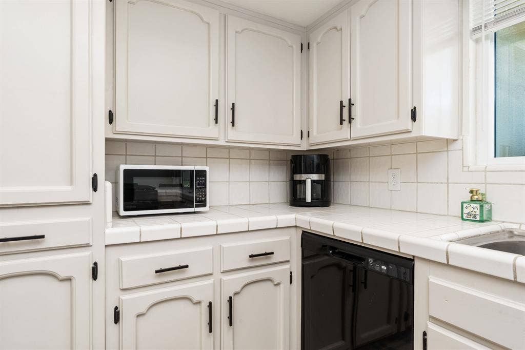 Clean, Furnished room for rent