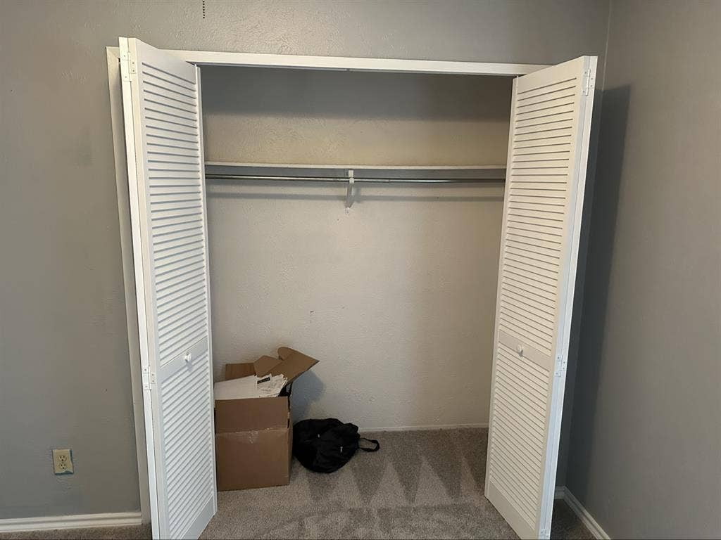 Room for rent in Allen