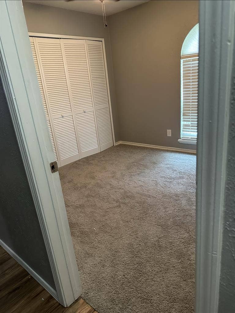 Room for rent in Allen