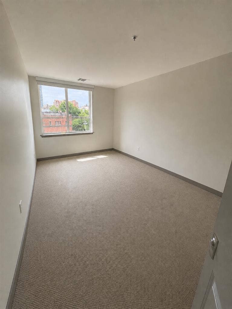 ROOMATE WANTED - DOWNTOWN CLEVELAND