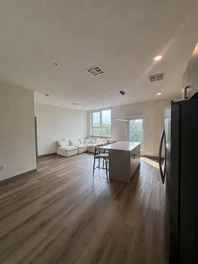 ROOMATE WANTED - DOWNTOWN CLEVELAND