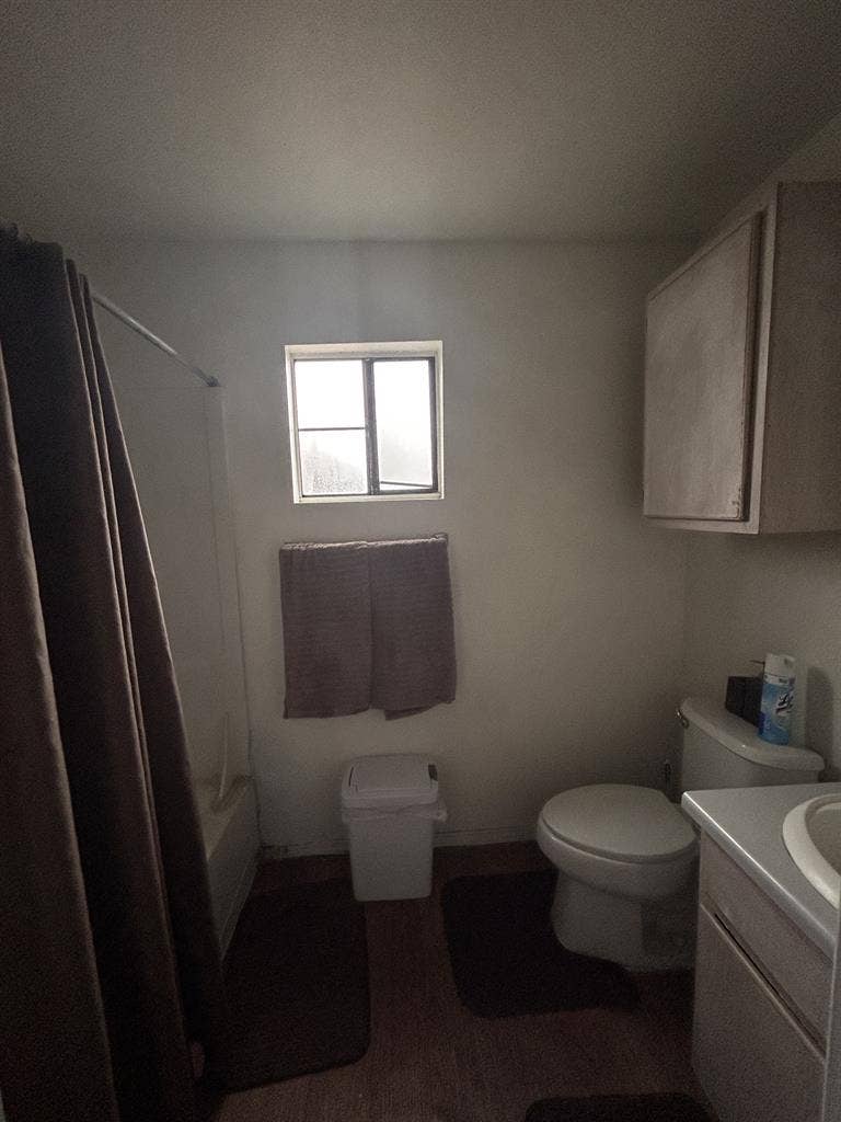 Shared room in 1 bedroom apartment
