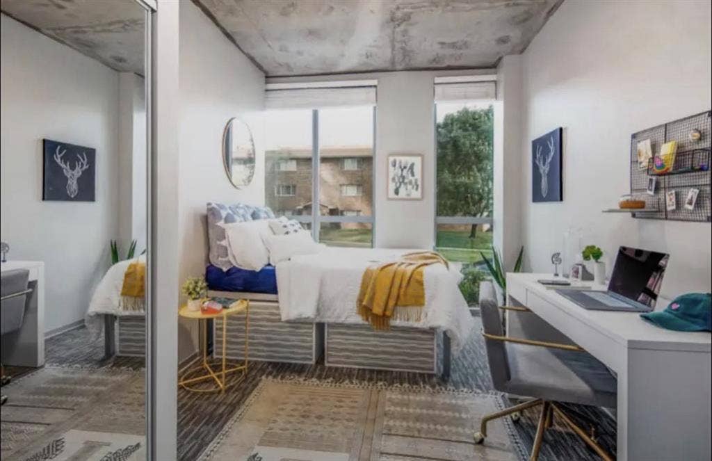 Two bedroom Apartment to Lease