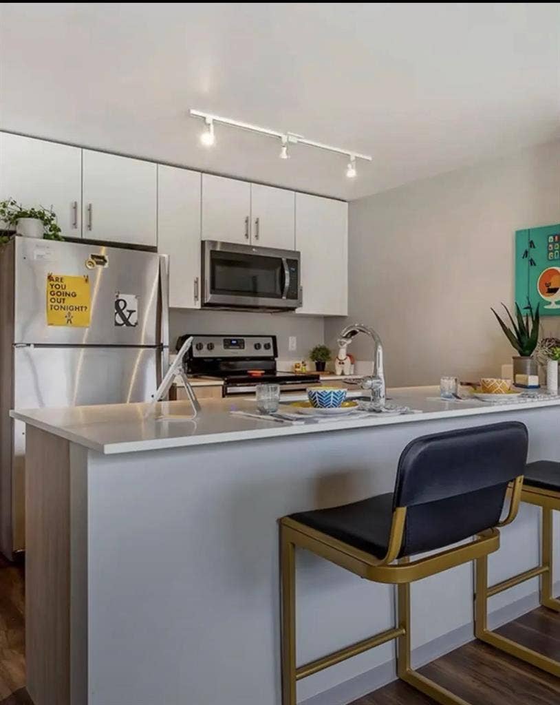 Two bedroom Apartment to Lease
