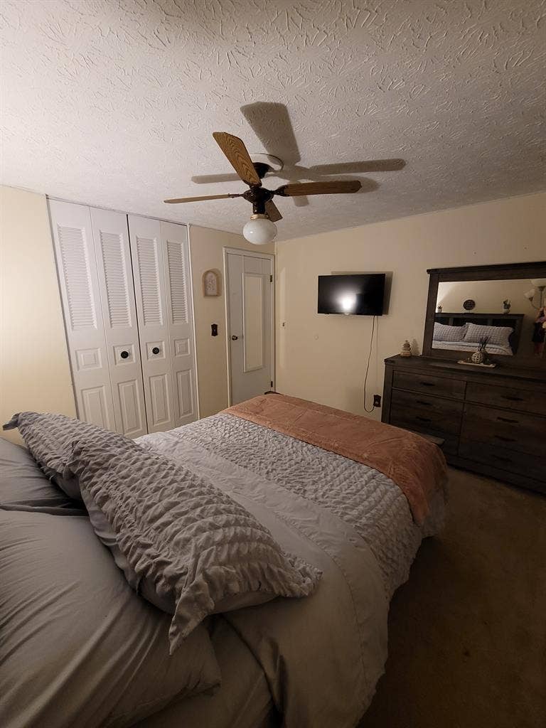 Cozy Four BD Home Roommate Needed