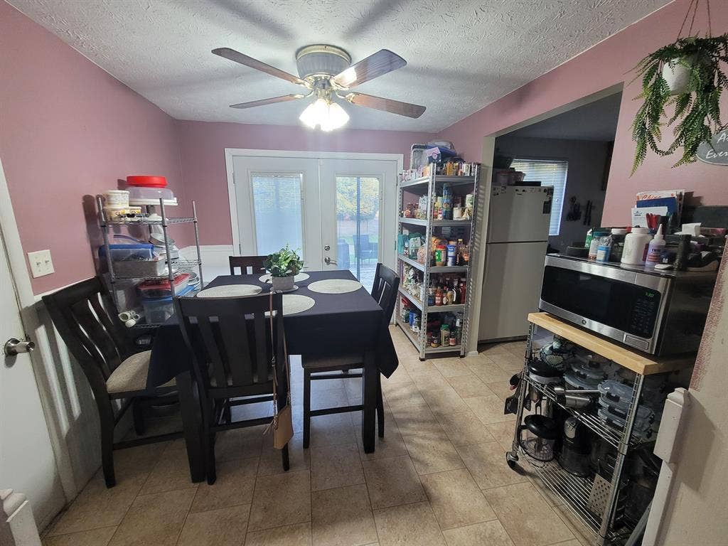Cozy Four BD Home Roommate Needed