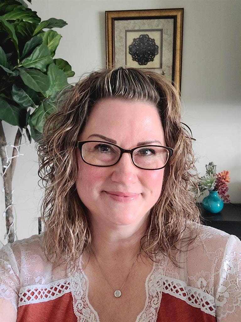 Cozy Four BD Home Roommate Needed