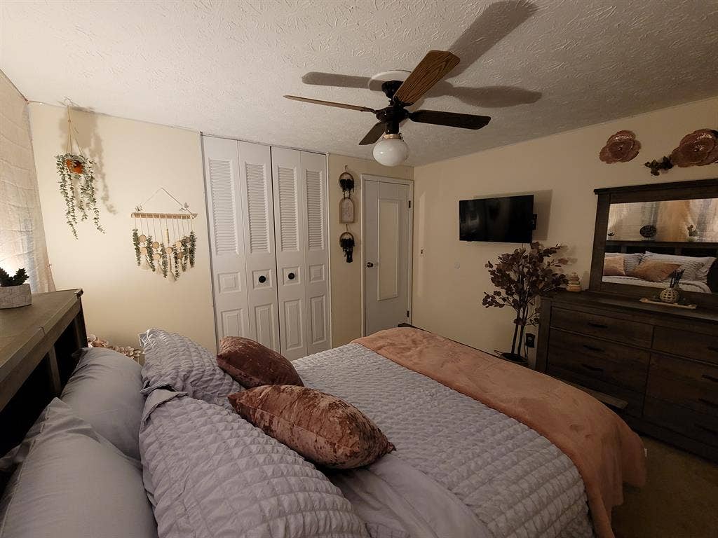 Cozy Four BD Home Roommate Needed