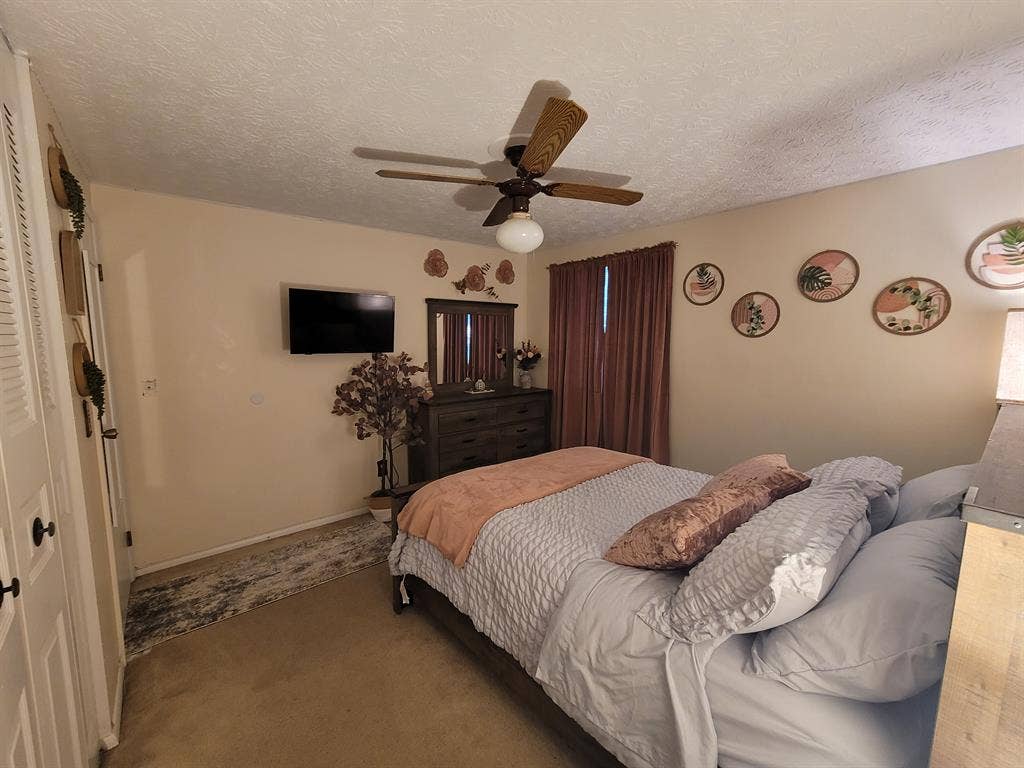 Cozy Four BD Home Roommate Needed