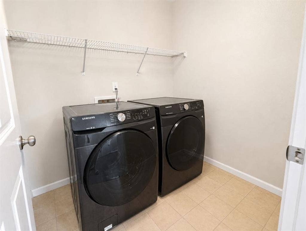 4-5 BR house share!