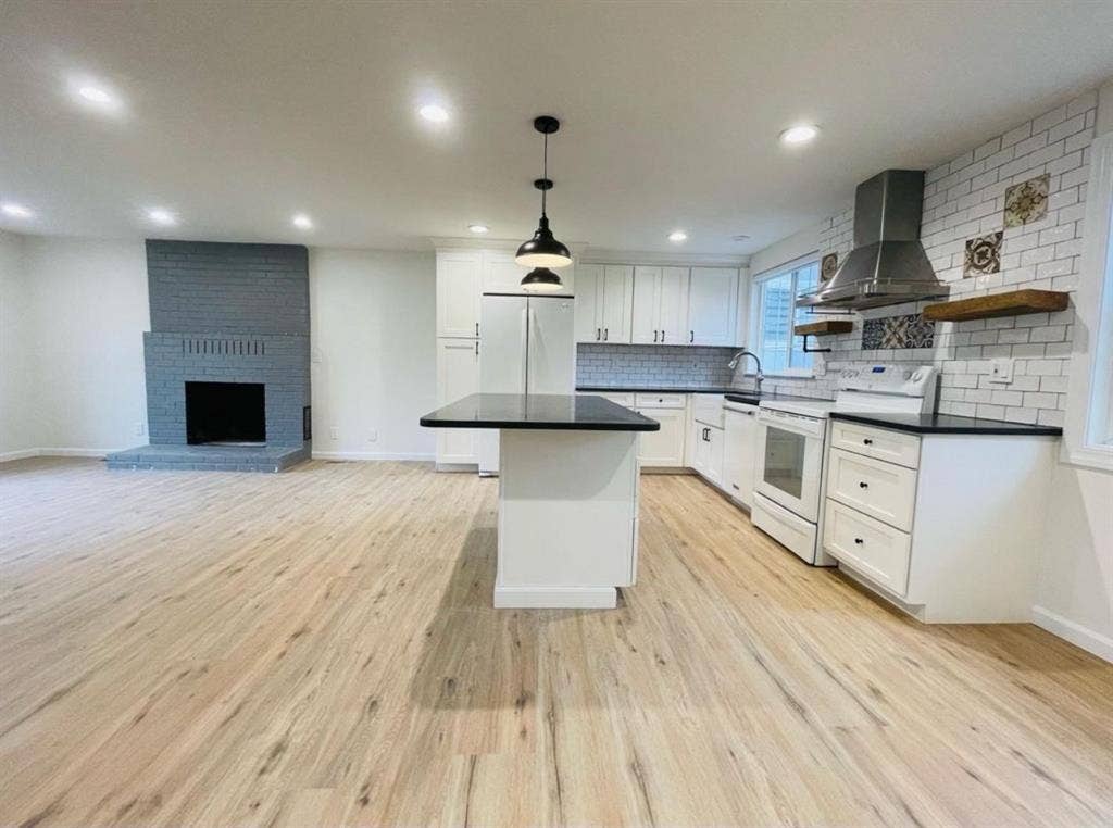 4-5 BR house share!