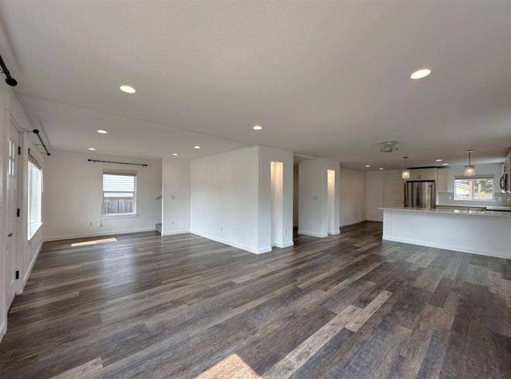 4-5 BR house share!