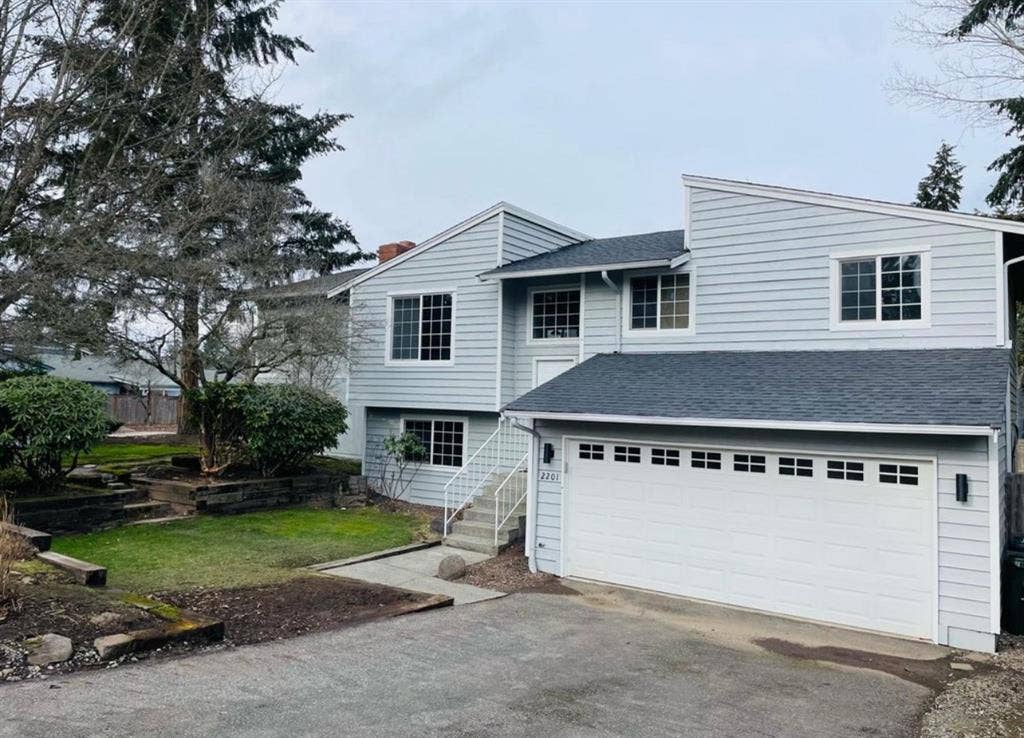 4-5 BR house share!