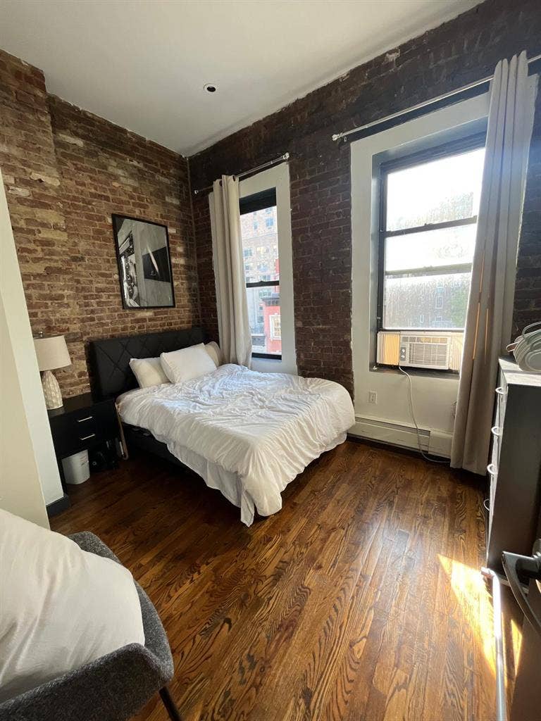 Flexible Sunny UES Living