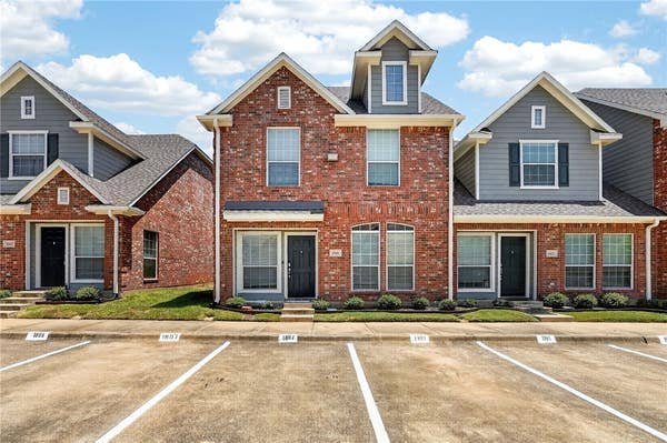 Looking for another roommate!