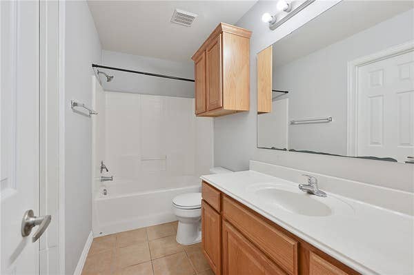 Looking for another roommate!