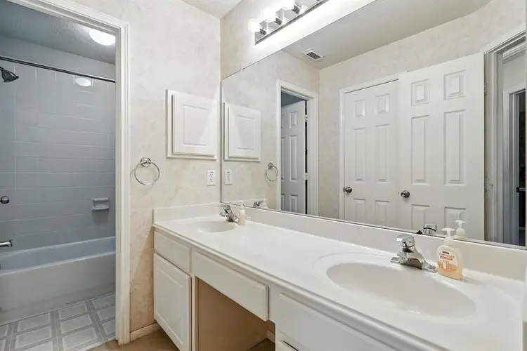 Rooms for rent in Spring 77388