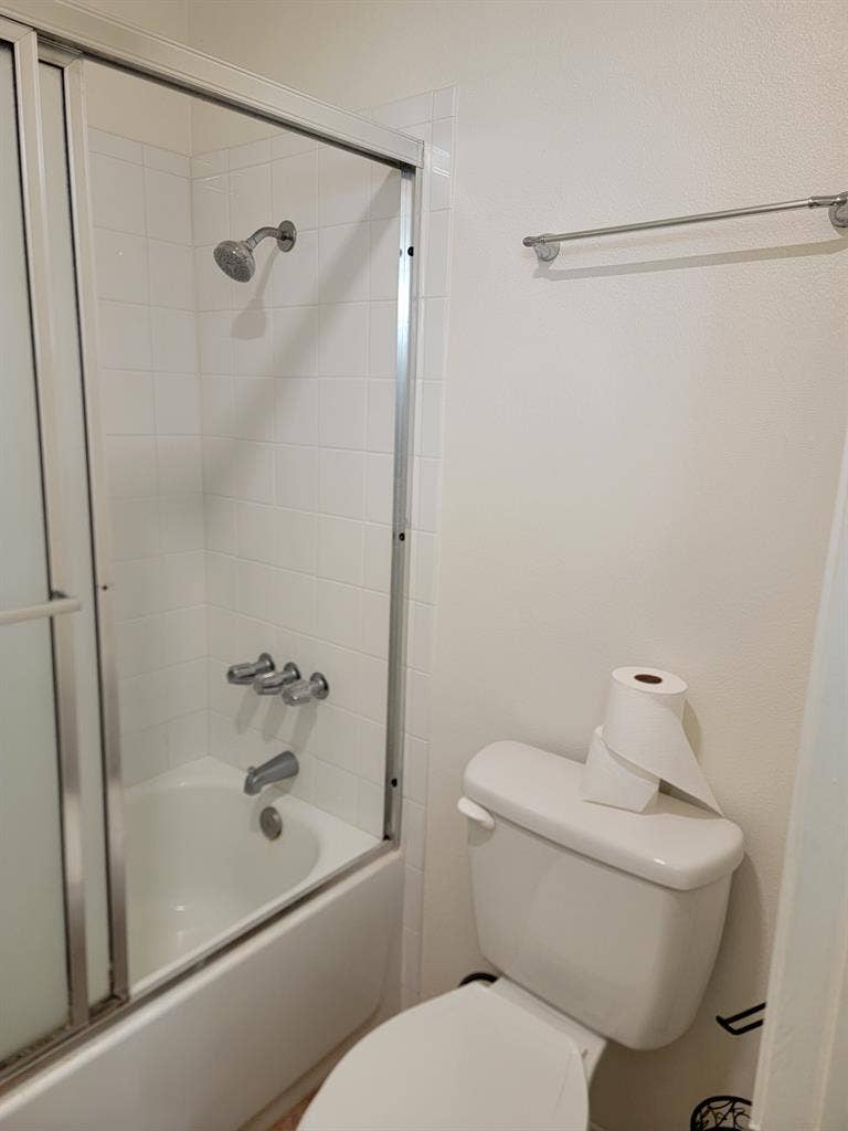 Private room with priv bathroom!