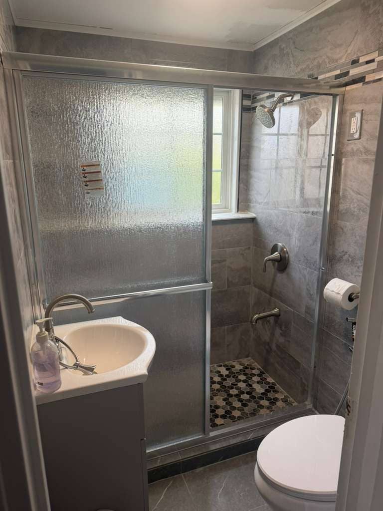Newly renovated 2bedr00m apartment