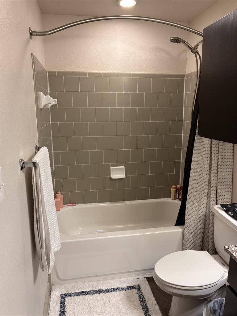 Private bedroom and bathroom!!
