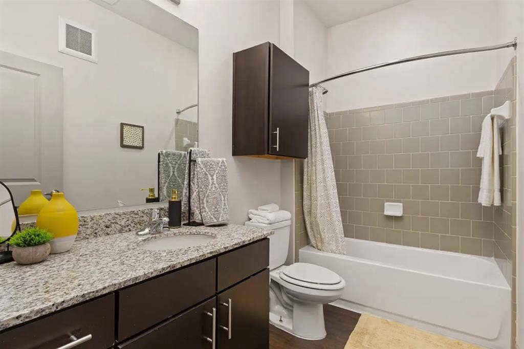 Private bedroom and bathroom!!