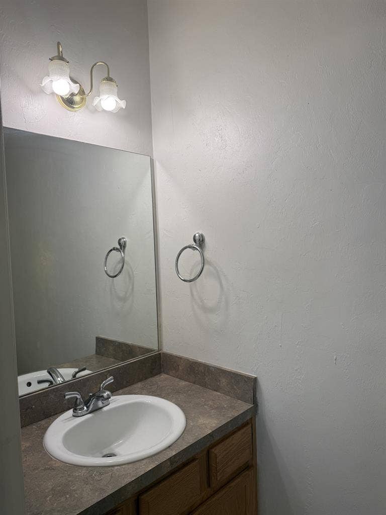 2/2.5 Furnished Condo for Rent!