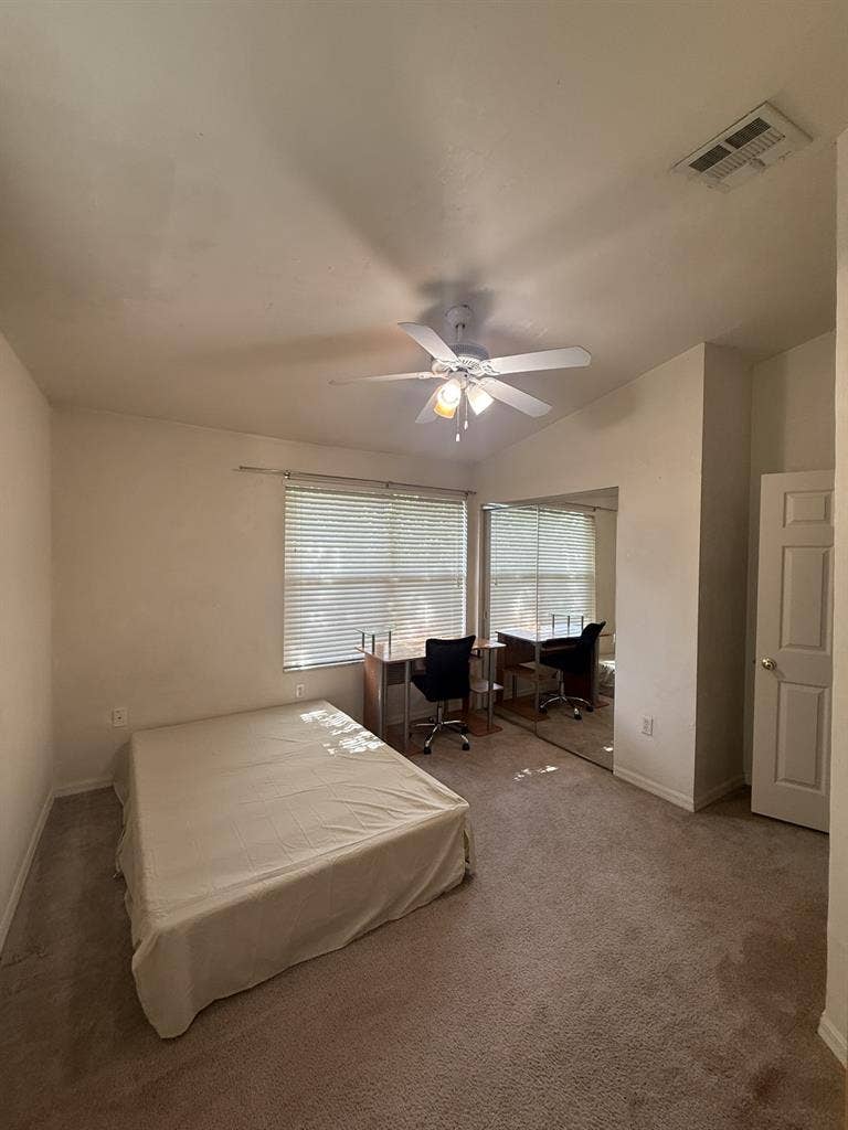2/2.5 Furnished Condo for Rent!