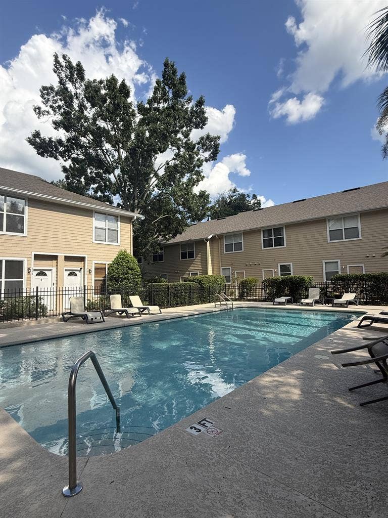 2/2.5 Furnished Condo for Rent!