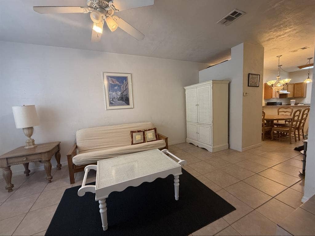 2/2.5 Furnished Condo for Rent!