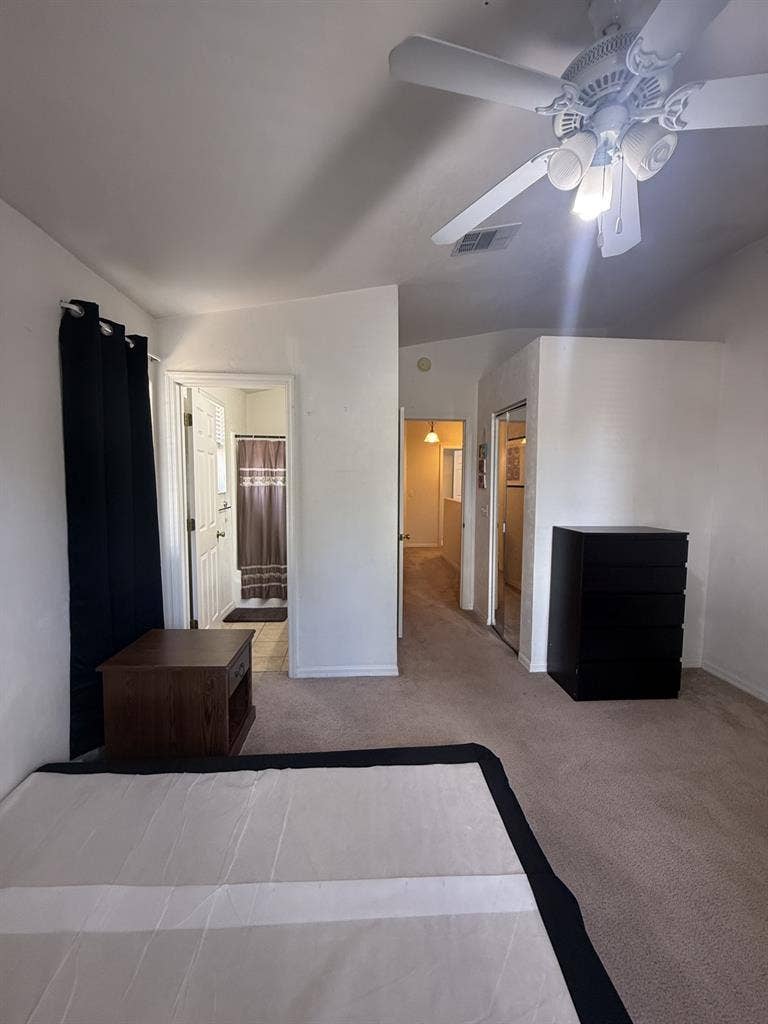 2/2.5 Furnished Condo for Rent!