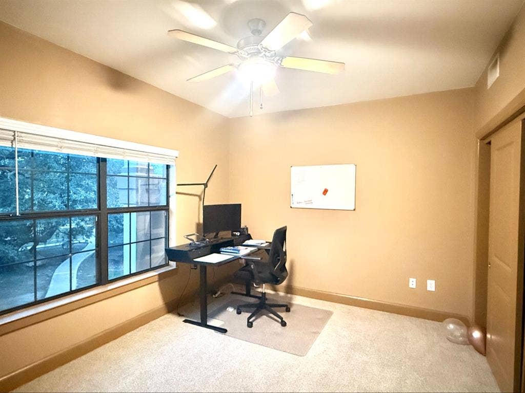 1 bedroom and bathroom for rentt