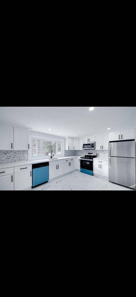 Newly redone Furnished 3bed 2 bath