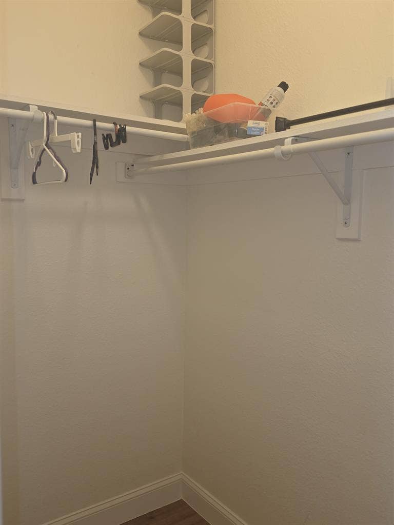 Room for rent Utilities inc