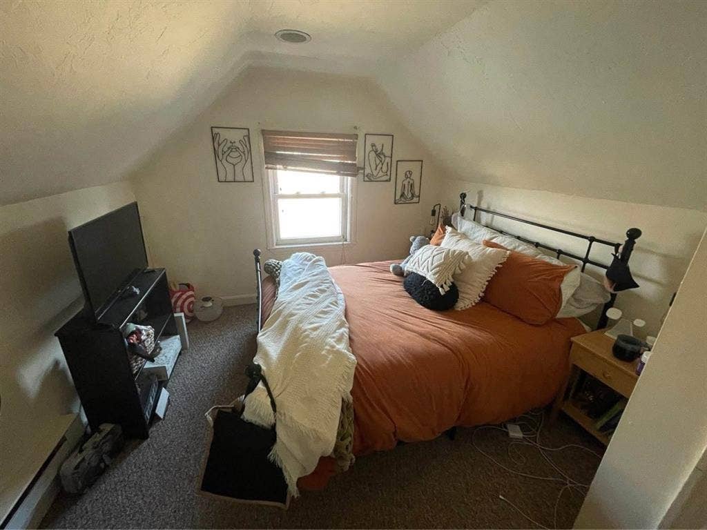 Room available in Quincy for 9/1