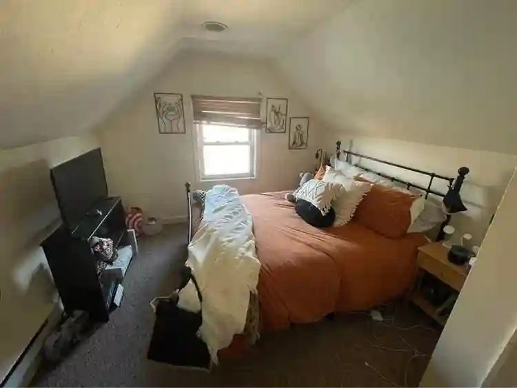 Room available in Quincy for 9/1