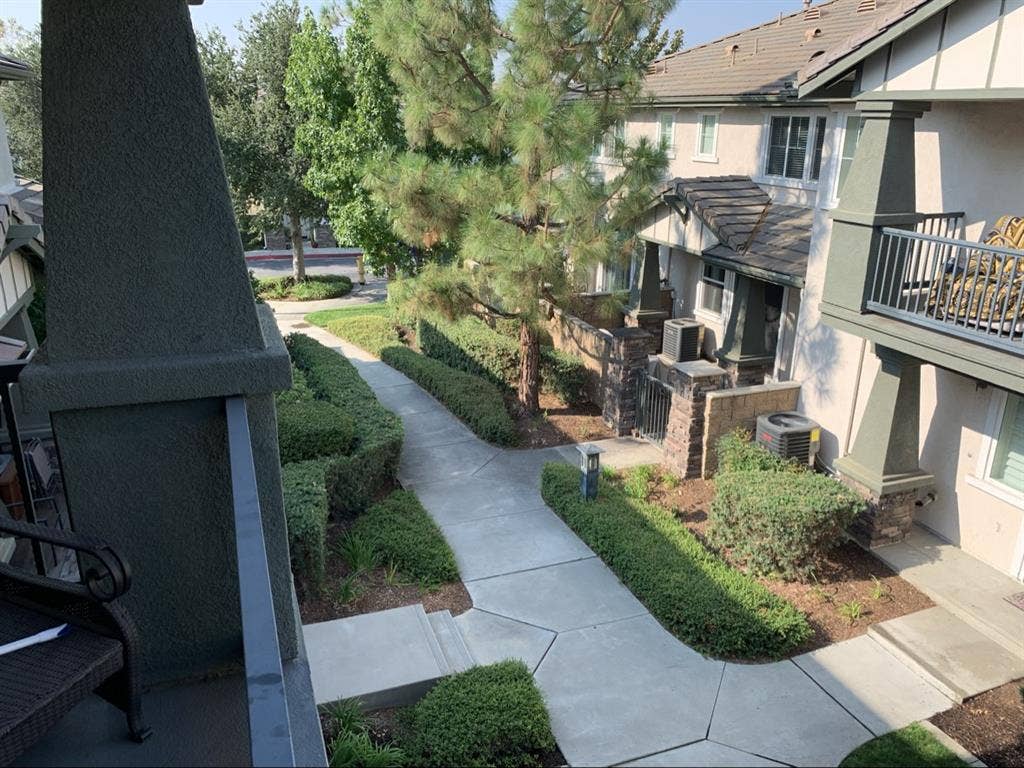 Room for rent in upstairs condo