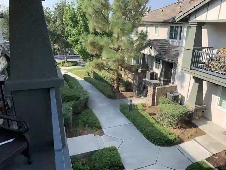 Room for rent in upstairs condo