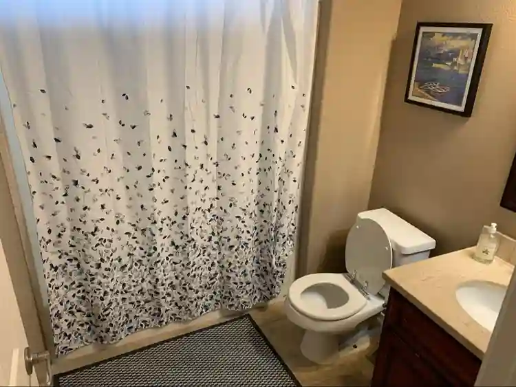 Room for rent in upstairs condo