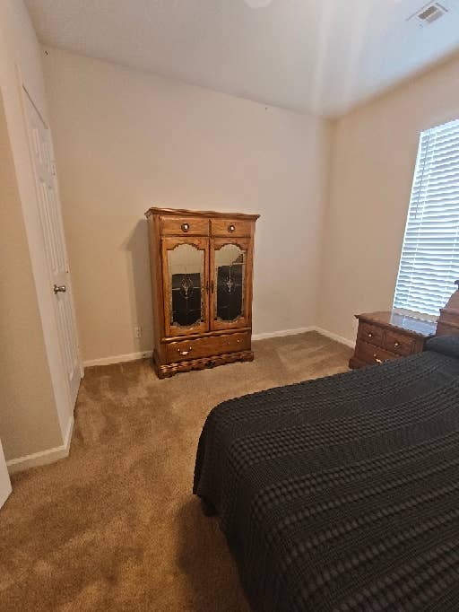 Room in a safe neighborhood,