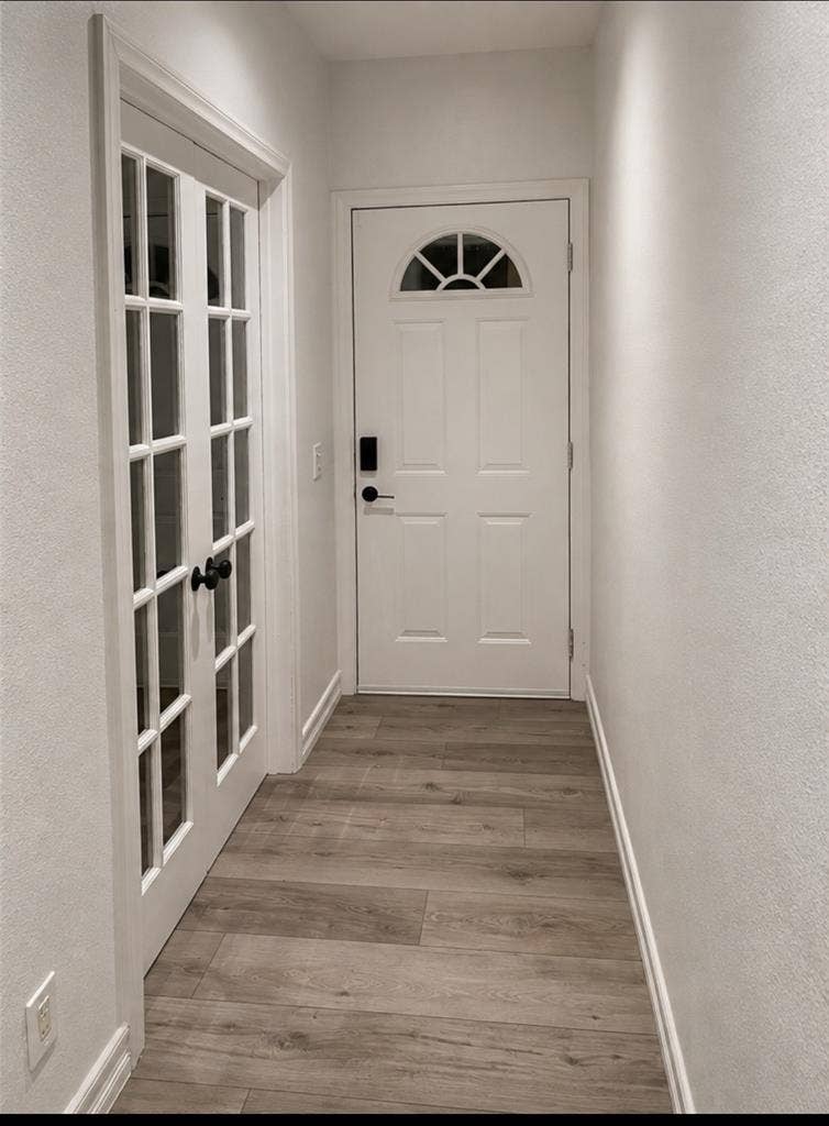 2 rooms available!!