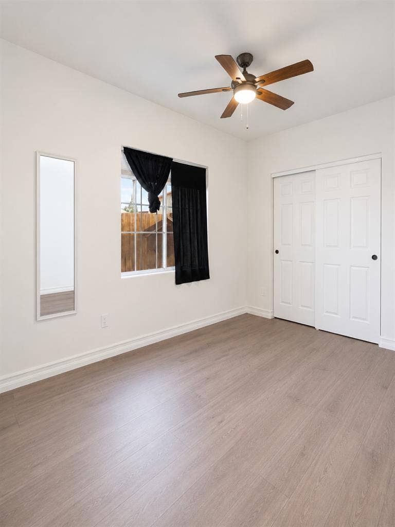 2 rooms available!!