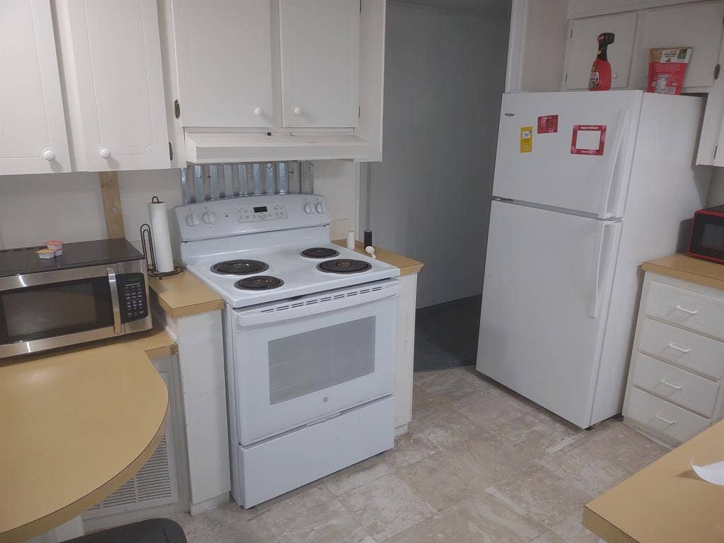 Room for rent in mobile home