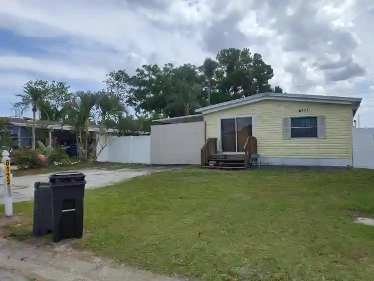 Room for rent in mobile home