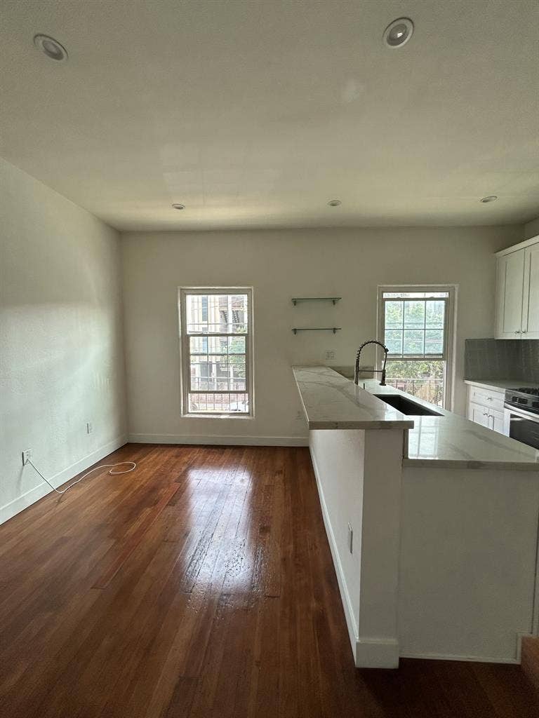 Roommate moving out room will go