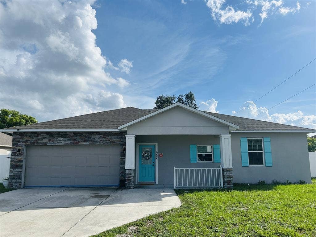 HOME FOR RENT IN DELTONA! $2350/mo