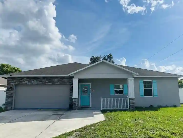 HOME FOR RENT IN DELTONA! $2350/mo