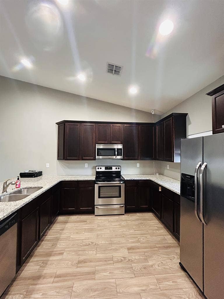 HOME FOR RENT IN DELTONA! $2350/mo