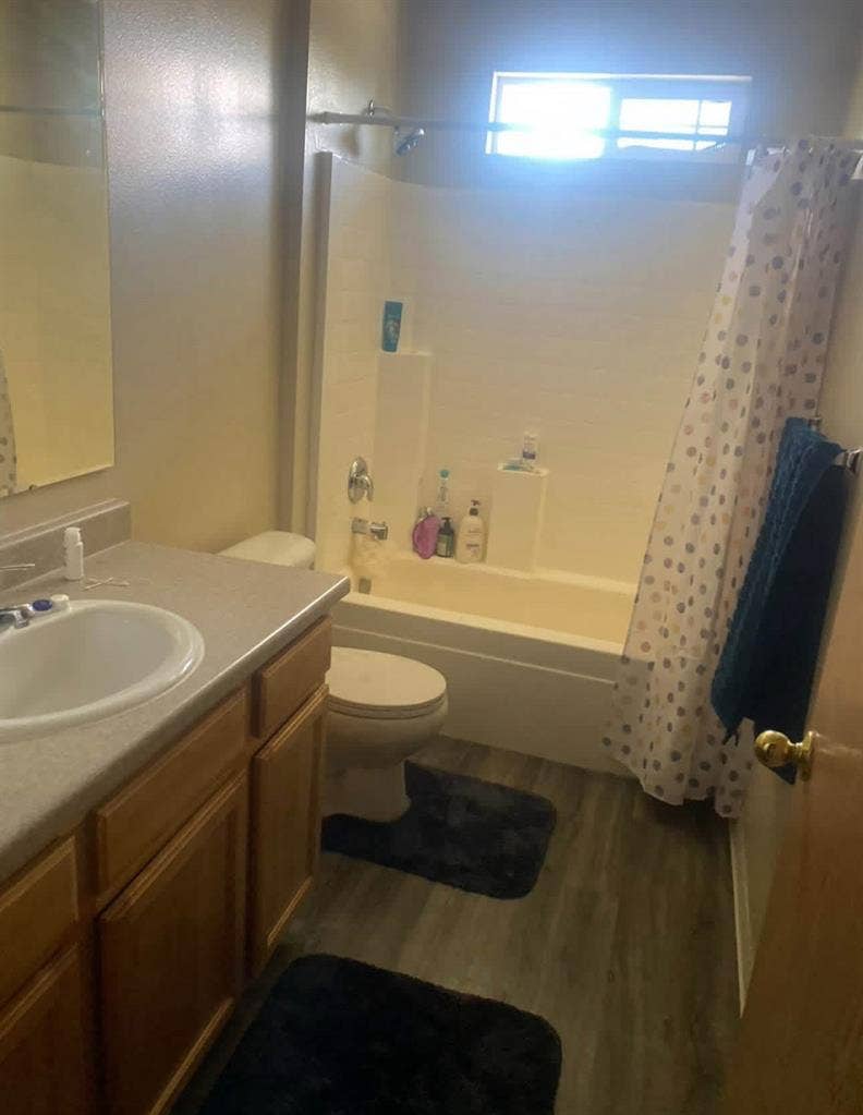 PRIVATE BEDROOM AND BATHROOM $700m0