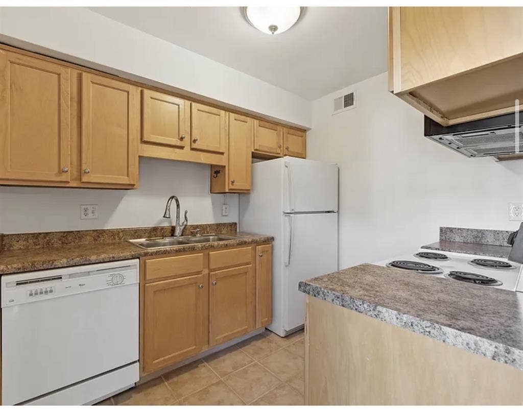 Roomie needed 10/27/26